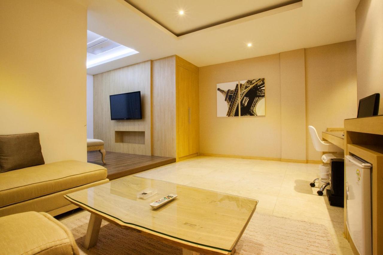 Suwon Reve Hotel Esterno foto